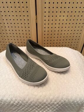 Clarks Olive Adella Moon Cloudsteppers Slip-ons